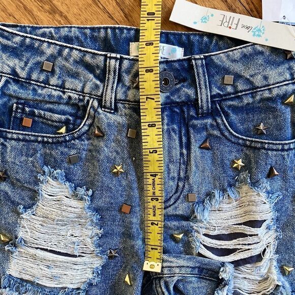 Love Fire Distressed Embellished Raw Hem Shorts Size 00 New With Tags - Picture 7 of 11